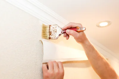 Pose de papier peint à Rosnoën — revêtements muraux et toiles de verre